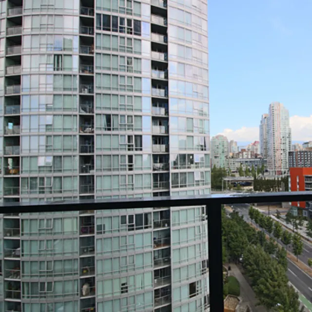 Azura in Yaletown - Furnished 1 Bedroom Apartment For Rent in Vancouver 1506 - 1438 Richards Street, Vancouver, BC