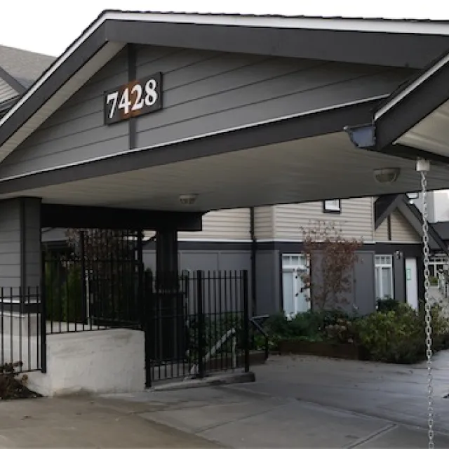Kingsgate Gardens in Edmonds - 1 Bedroom Townhouse For Rent in Burnaby 58 - 7428 14th Avenue, Burnaby, BC