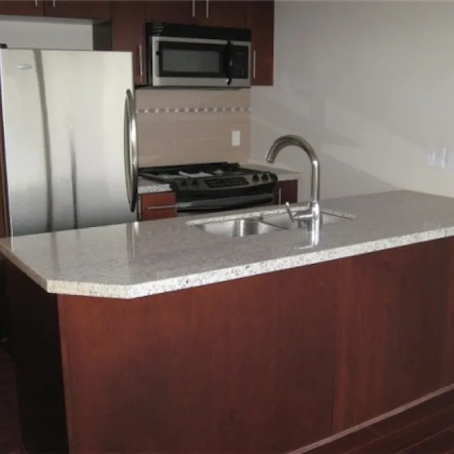 Versante in Brighouse - 2 Bedroom Apartment For Rent in Richmond 805 - 8288 Lansdowne Road, Richmond, BC