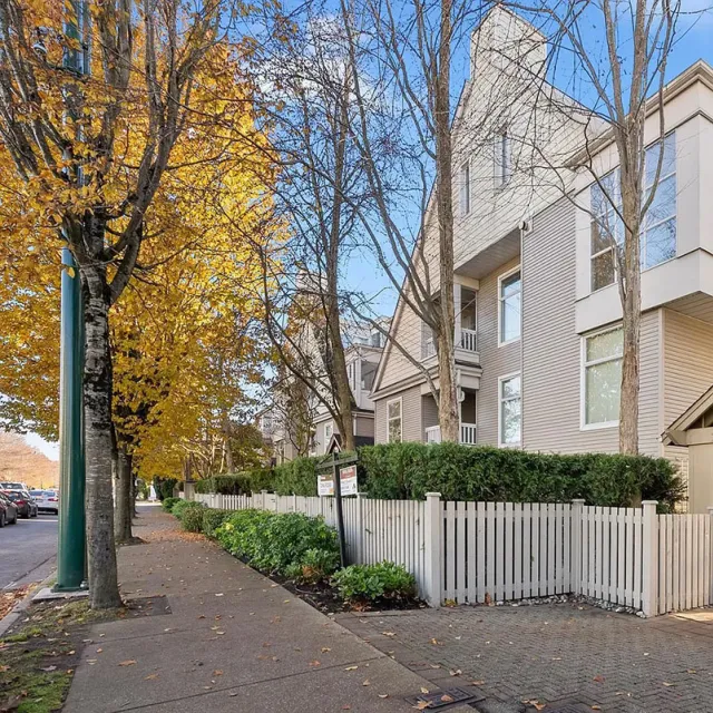 Avanti in Kitsilano - 2 Bedroom Apartment For Rent in Vancouver 4 - 3130 West 4th Avenue, Vancouver, BC, V6K 1R7