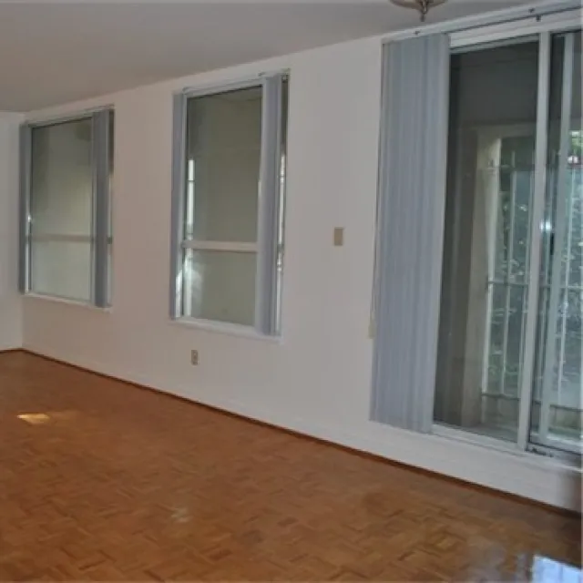 Emerald West in Downtown - 1 Bedroom Apartment For Rent in Vancouver 100 - 717 Jervis Street, Vancouver, BC