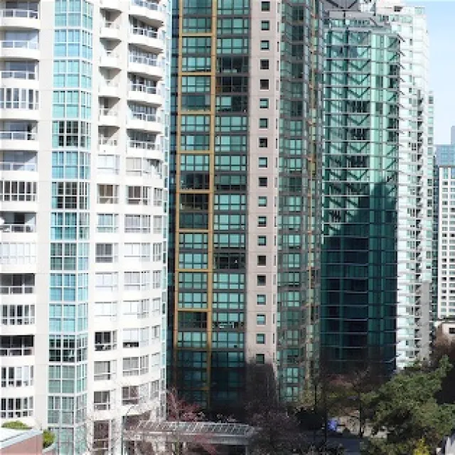 Robson Gardens in The West End - 1 Bedroom Apartment For Rent in Vancouver 705 - 1270 Robson Street, Vancouver, BC