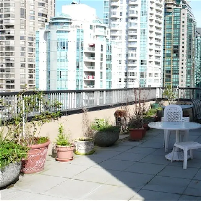 Robson Gardens in The West End - 1 Bedroom Apartment For Rent in Vancouver 705 - 1270 Robson Street, Vancouver, BC