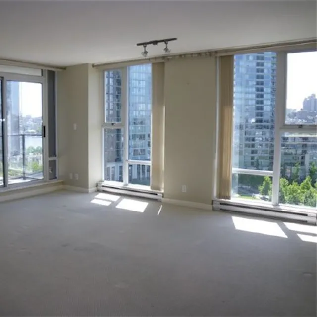 Park West 2 in Yaletown - 2 Bedroom Apartment For Rent in Vancouver 1006 - 583 Beach Crescent, Vancouver, BC