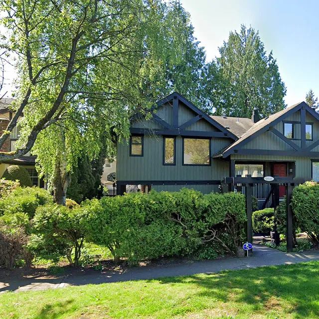 Kerrisdale - 4 Bedroom House For Rent in Vancouver at 2646 West 42nd Avenue, Vancouver, BC, V6N 3G5