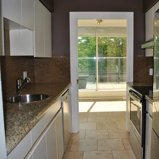 Rosedale Gardens in Downtown - 1 Bedroom Apartment For Rent in Vancouver 203 - 888 Hamilton Street, Vancouver, BC