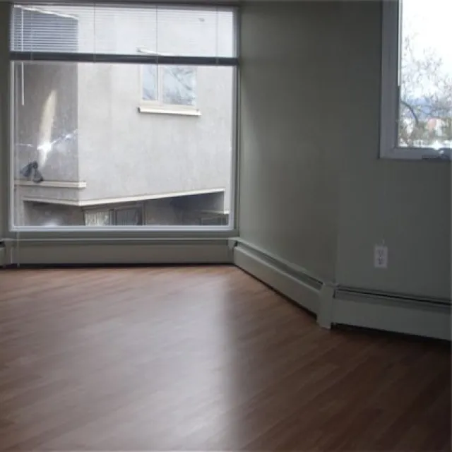 Laurel Court in Fairview - 1 Bedroom Townhouse For Rent in Vancouver 37 - 870 West 7th Avenue, Vancouver, BC