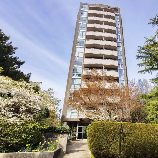 Ashleigh Court in Kerrisdale - 2 Bedroom Apartment For Rent in Vancouver 802 - 2121 West 38th Avenue, Vancouver, BC