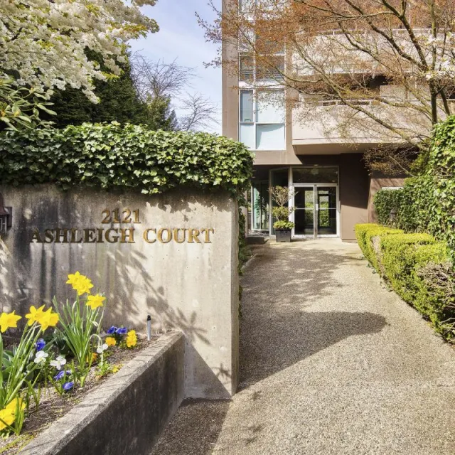 Ashleigh Court in Kerrisdale - 2 Bedroom Apartment For Rent in Vancouver 802 - 2121 West 38th Avenue, Vancouver, BC