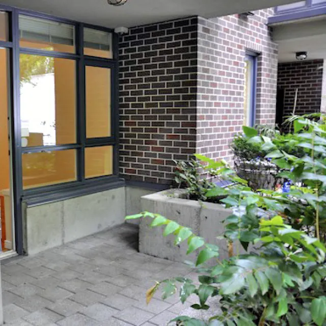 Canadian in Downtown - 2 Bedroom Townhouse For Rent in Vancouver 1060 Hornby Street, Vancouver, BC