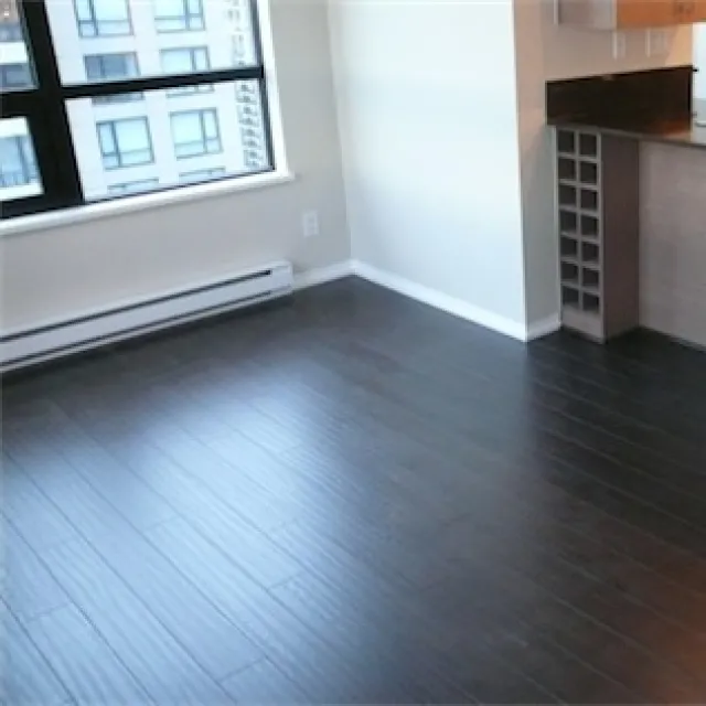 Yaletown Park in Yaletown - 1 Bedroom Apartment For Rent in Vancouver 909 Mainland Street, Vancouver, BC