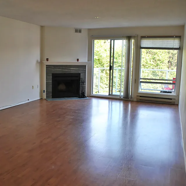 Parkview Terrace in Fairview - 2 Bedroom Apartment For Rent in Vancouver 309 - 889 West 7th Avenue, Vancouver, BC