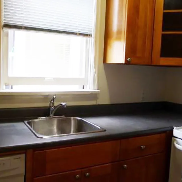 Devon Manor in Fairview - 2 Bedroom Apartment For Rent in Vancouver 9 - 1255 West 12th Avenue, Vancouver, BC