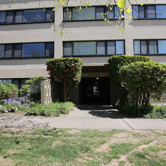 Aish Place in Kerrisdale - 2 Bedroom Apartment For Rent in Vancouver 301 - 5926 Yew Street, Vancouver, BC