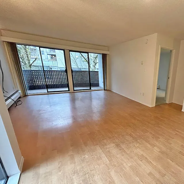 Hillside Terrace in Brentwood - 1 Bedroom Apartment For Rent in Burnaby at 204 - 1945 Woodway Place, Burnaby, BC, V5B 4S4