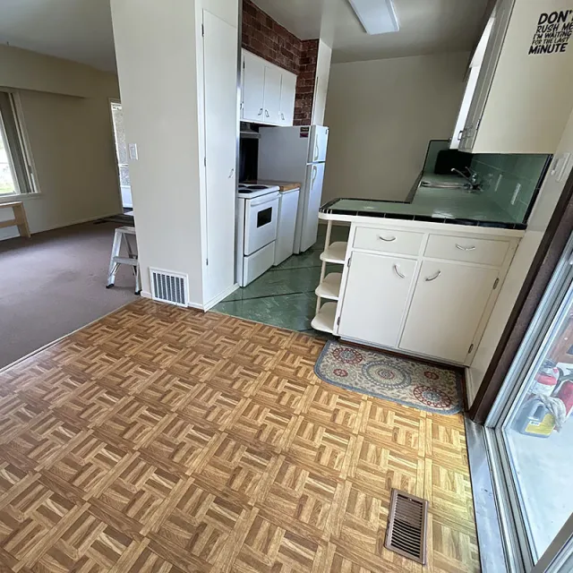 Cariboo - 2 Bedroom House (Upper Level) For Rent in Coquitlam 948A Stewart Avenue, Coquitlam, BC