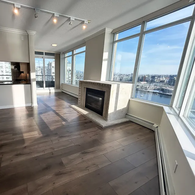 Columbus in Yaletown - 2 Bedroom Apartment For Rent in Vancouver 2203 - 1383 Marinaside Crescent, Vancouver, BC