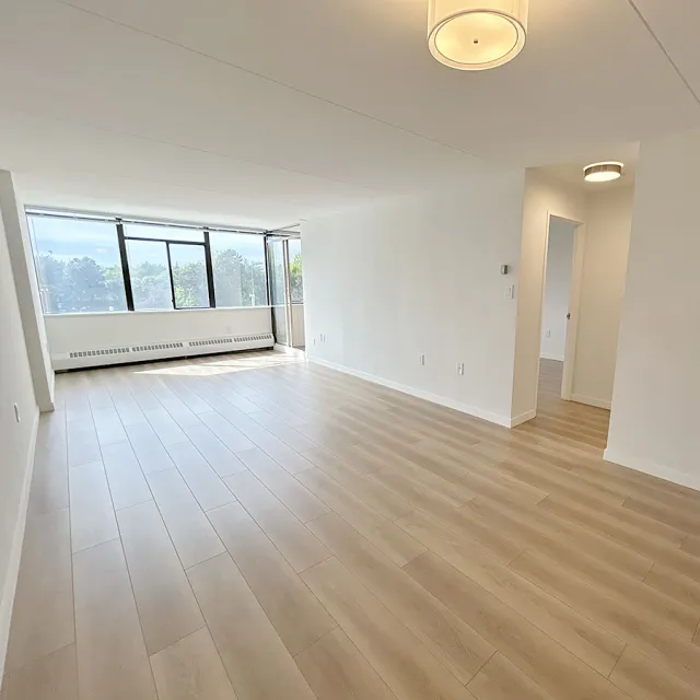 Regency Park Towers in Brighouse - 1 Bedroom Apartment For Rent in Richmond 606 - 6651 Minoru Boulevard, Richmond, BC, V6Y 1Z2