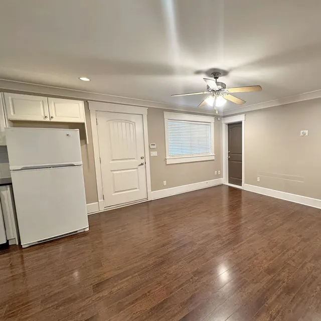 The Heights - 2 Bedroom Basement For Rent in New Westminster 932 Chestnut Street, New Westminster, BC, V3L 4N5