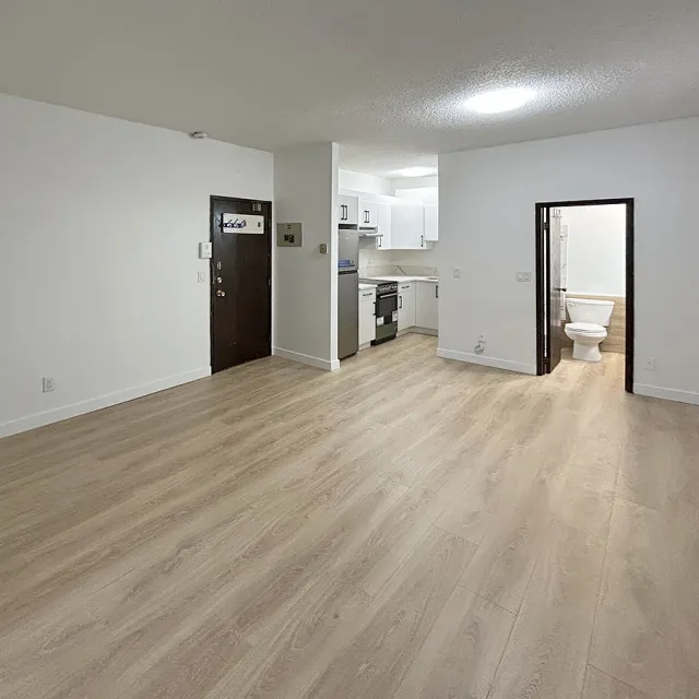 2026 Franklin in Hastings Sunrise - Unfurnished, 1 Bed 1 Bath Apartment For Rent at 4 - 2026 Franklin, Vancouver, V5L 1R3 2026 Franklin in Hastings Sunrise - Unfurnished, 1 Bed 1 Bath Apartment For Rent at 4 - 2026 Franklin, Vancouver, V5L 1R3