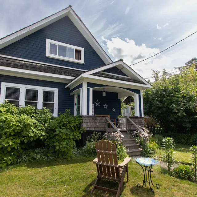 Downtown Squamish - 3 Bedroom House For Rent in Squamish at 37992 Fifth Avenue, Squamish, BC, V8B 1G3 Downtown Squamish - 3 Bedroom House For Rent in Squamish at 37992 Fifth Avenue, Squamish, BC, V8B 1G3