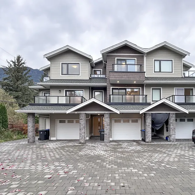 Brackendale - 4 Bedroom Townhouse For Rent in Squamish at 41811 Hope Road, Squamish, BC, V0N 1H0 Brackendale - 4 Bedroom Townhouse For Rent in Squamish at 41811 Hope Road, Squamish, BC, V0N 1H0