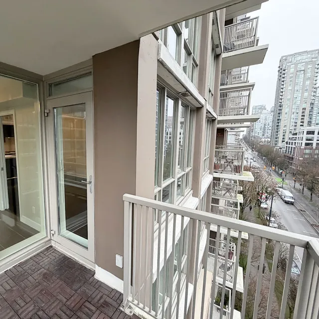 Donovan in Yaletown - 2 Bedroom Apartment For Rent in Vancouver 809 - 1055 Richards Street, Vancouver, BC, V6B 0C2