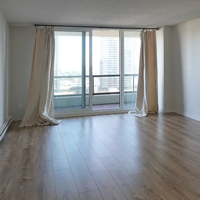 Brent Gardens in Brentwood - 1 Bedroom Apartment For Rent in Burnaby 2004 - 4353 Halifax Street, Burnaby, BC, V5C 5Z4