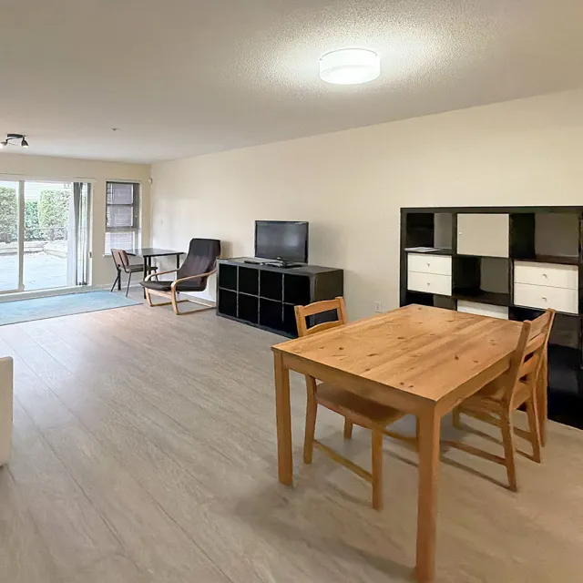 Lions Park in Brighouse - 1 Bedroom Apartment For Rent in Richmond 3105 - 5119 Garden City Road, Richmond, BC, V6X 4H8