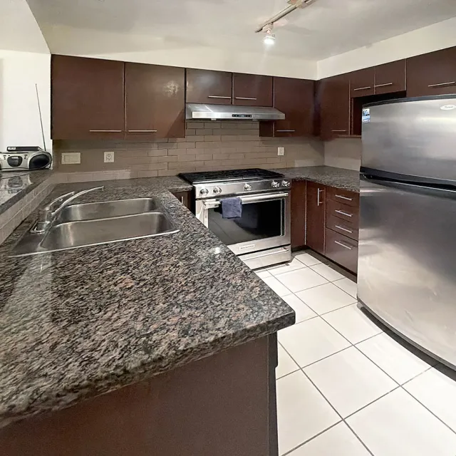 Lions Park in Brighouse - 1 Bedroom Apartment For Rent in Richmond 2109 - 5113 Garden City Road, Richmond, BC, V6X 4H8