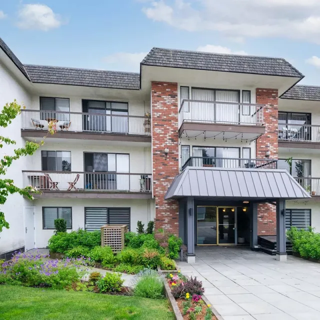 Bryanston Court in Kitsilano - 1 Bedroom Apartment For Rent in Vancouver 303 - 2040 Cornwall Avenue, Vancouver, BC, V6J 1E1