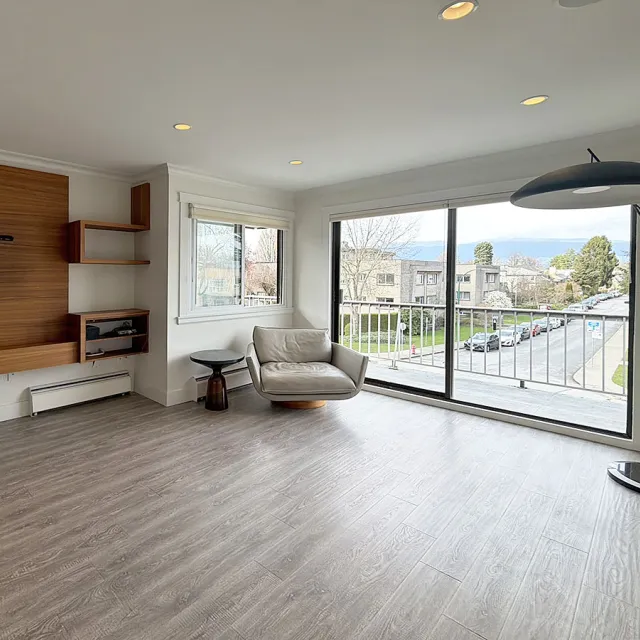Bryanston Court in Kitsilano - 1 Bedroom Apartment For Rent in Vancouver 303 - 2040 Cornwall Avenue, Vancouver, BC, V6J 1E1