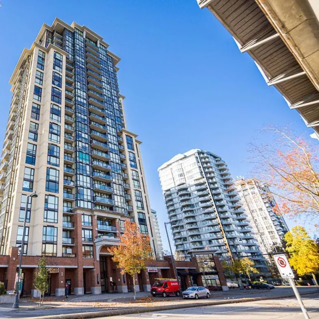 City Point Tower in Whalley - 1 Bedroom Apartment For Rent in Surrey 1304 - 10777 University Drive, Surrey, BC, V3T 0E6