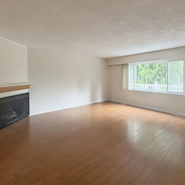 Burquitlam - 5 Bedroom Duplex For Rent in Coquitlam 521A Ebert Avenue, Coquitlam, BC, V3J 2L1