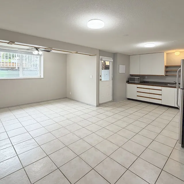 Cloverdale - 2 Bedroom Basement For Rent in Surrey 6639B 184 Street, Surrey, BC, V3S 1G5