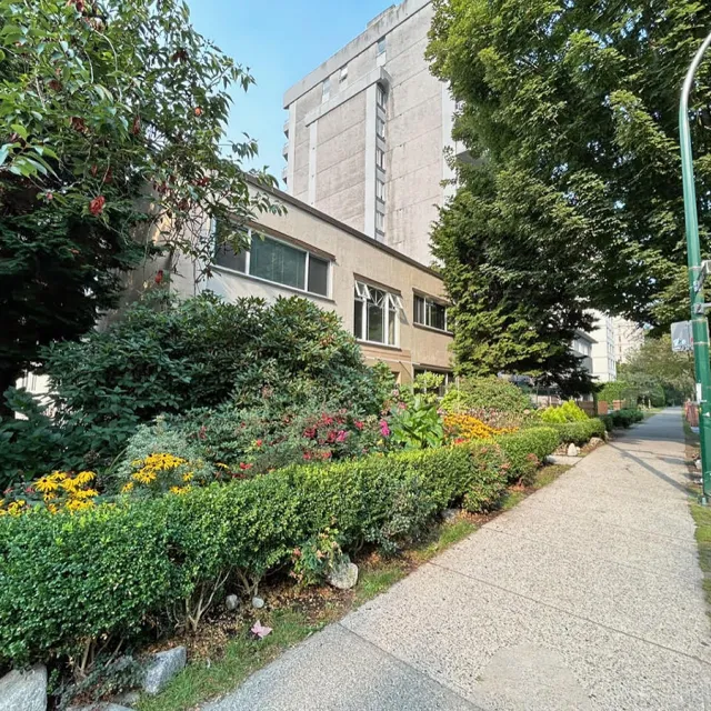 Valcrest Manor in The West End - 1 Bedroom Apartment For Rent in Vancouver 1 - 1208 Burnaby Street, Vancouver, BC, V6E 1P5