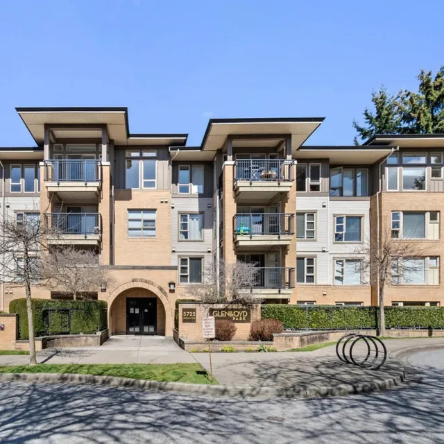 Glenlloyd Park in UBC - 2 Bedroom Apartment For Rent in Vancouver 407 - 5725 Agronomy Road, Vancouver, BC, V6T 1L9