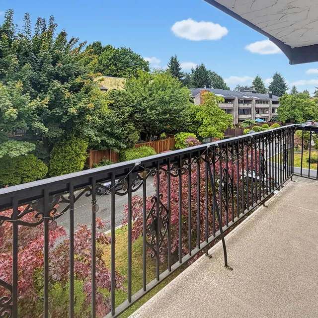 Casa Del Ray in Uptown - 1 Bedroom Apartment For Rent in New Westminster 201 - 721 Hamilton Street, New Westminster, BC, V3M 2M7