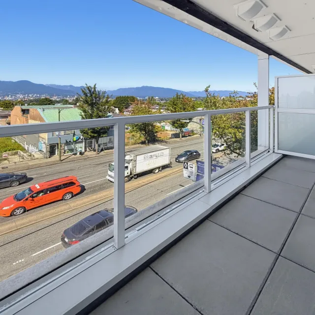 Midtown Central in Mount Pleasant East - 1 Bedroom Apartment For Rent in Vancouver 306 - 2508 Fraser Street, Vancouver, BC, V5T 3V4