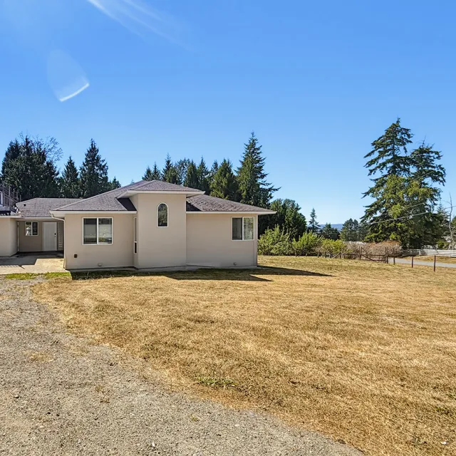 Hazelmere in South Surrey - 3 Bedroom House (Upper Level) For Rent in Surrey 19506 3A Avenue, Surrey, BC, V3Z 9S9