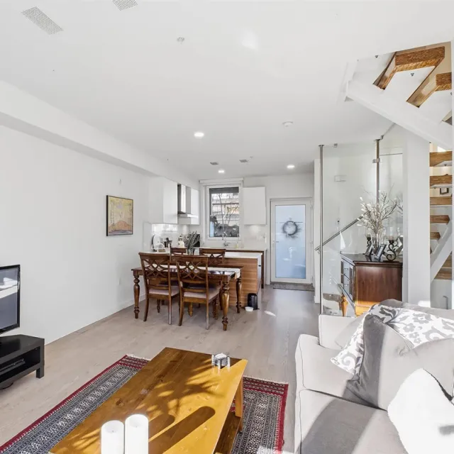 Evolv35 in Lower Lonsdale - 3 Bedroom Townhouse For Rent in North Vancouver 33A - 720 East 3rd Street, North Vancouver, BC, V7L 0G7