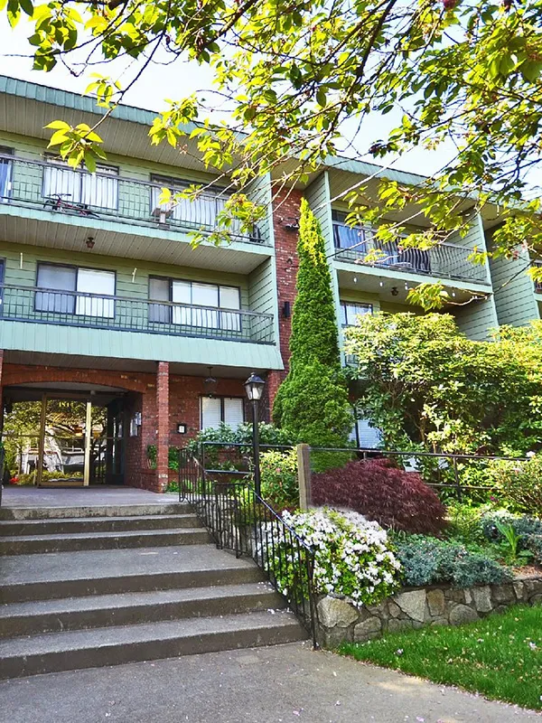 Building - Crestview Manor in Vancouver, BC at 1844 West 7th Avenue