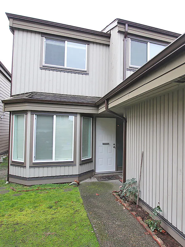 Building - New Horizons West in Richmond, BC at 9880 Parsons Road