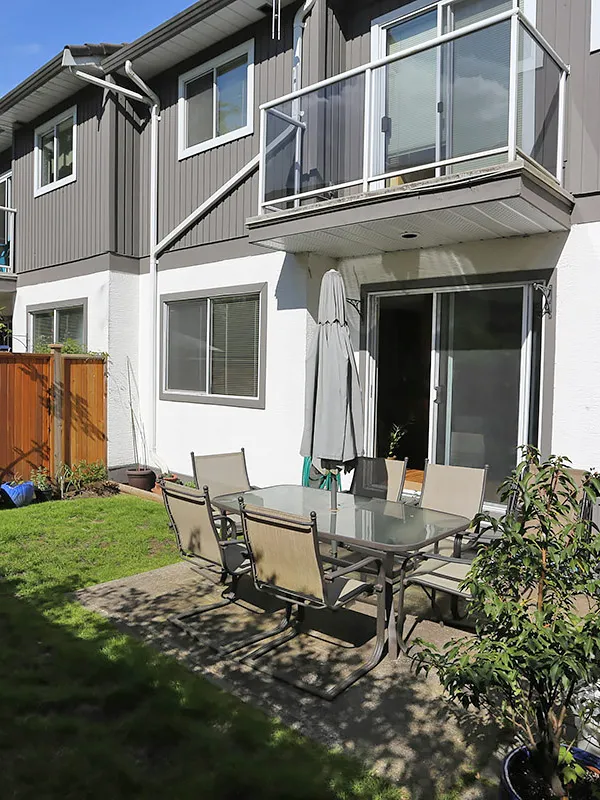 Building - Highland Glen Estates in Squamish, BC at Mamquam Road