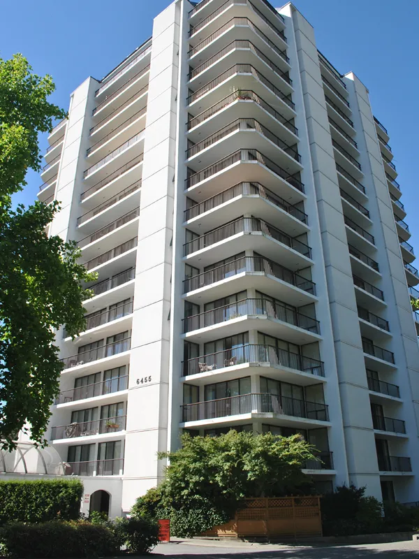 Building - Parkside Manor in Burnaby, BC at 6455 Willingdon Avenue