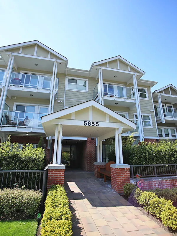 Building - North Parc in Burnaby, BC at 5655 Inman Avenue