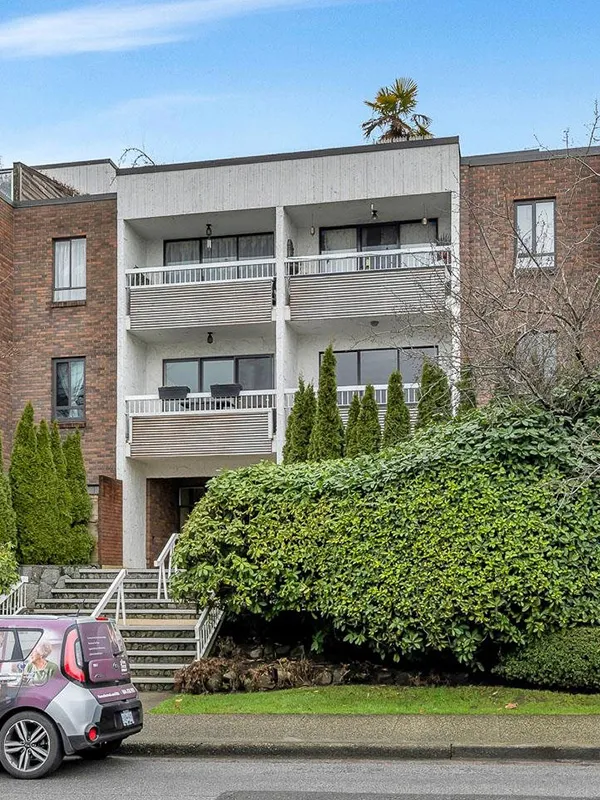 Building - Oceans Door in Vancouver, BC at 2450 Cornwall Street