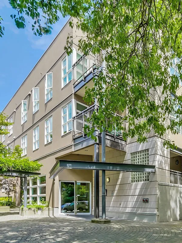 Building - The Carlings in Vancouver, BC at 2161 West 12th Avenue