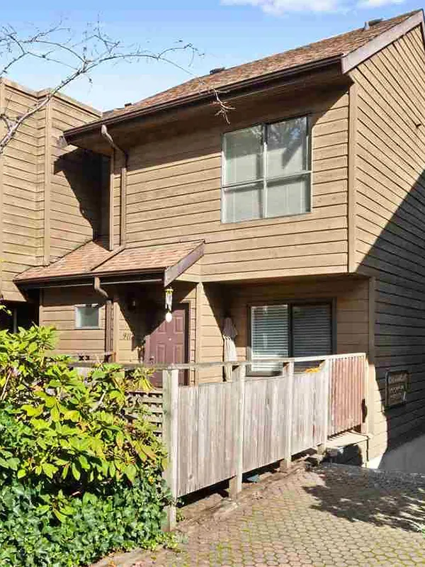 Building - Chalet Court in Burnaby, BC at 9102 - 9160 Centaurus Circle