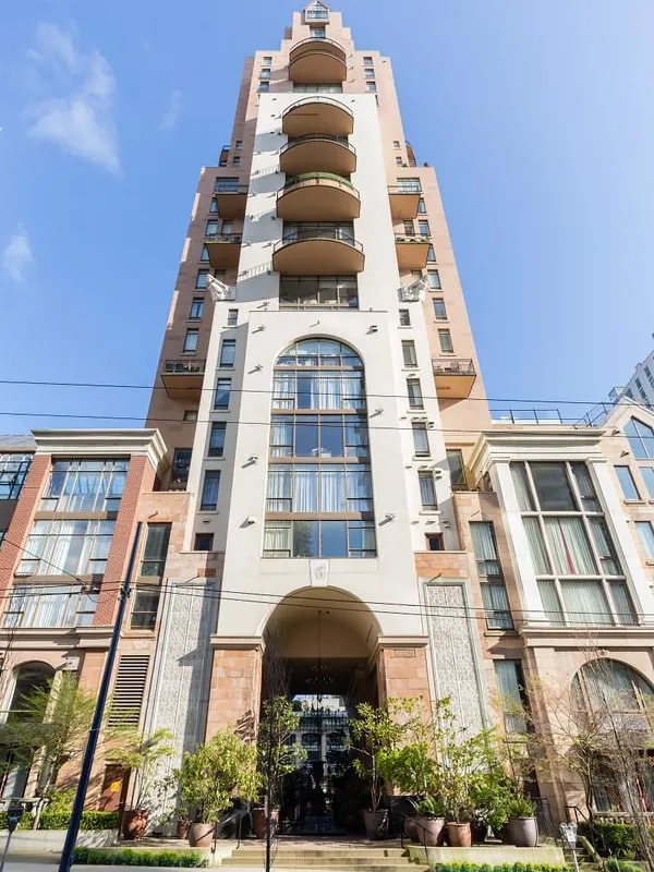 Building - Grace in Vancouver, BC at 1280 Richards Street